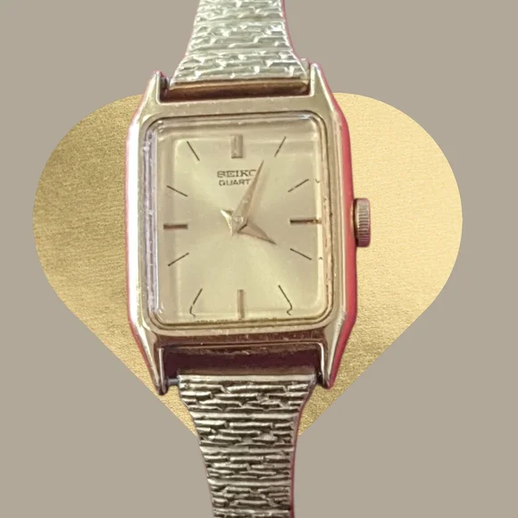 Seiko Gold and Silver Smartwatch m_68c32cf93509d1af960257aa.jpg main image 2